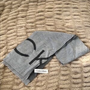 NWT Calvin Klein Unisex Gray CK Logo Knit Scarf One Size